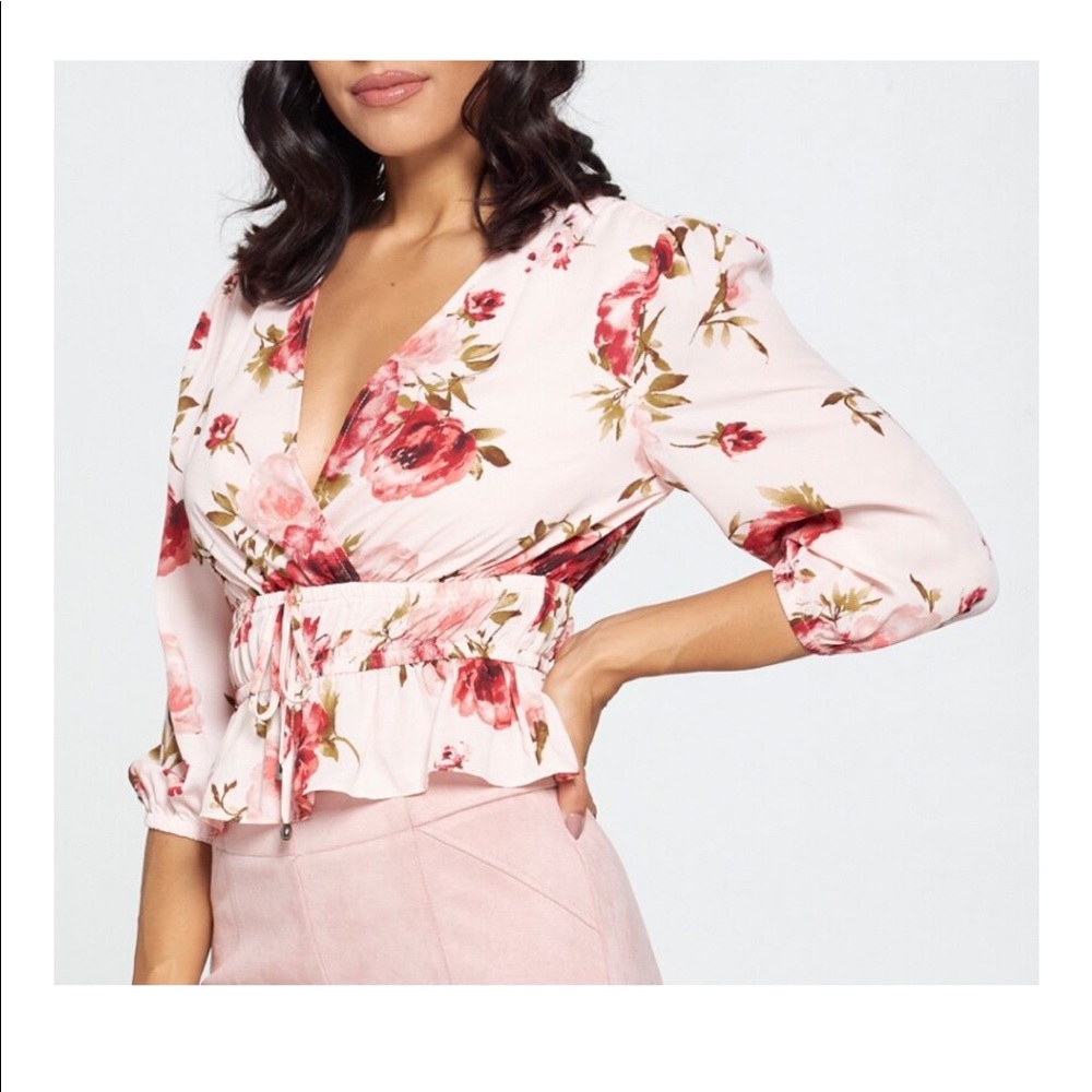 FALLING FOR YOU FLORAL TOP